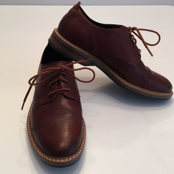 Clarks Other - Clark’s cap toe Oxford shoes